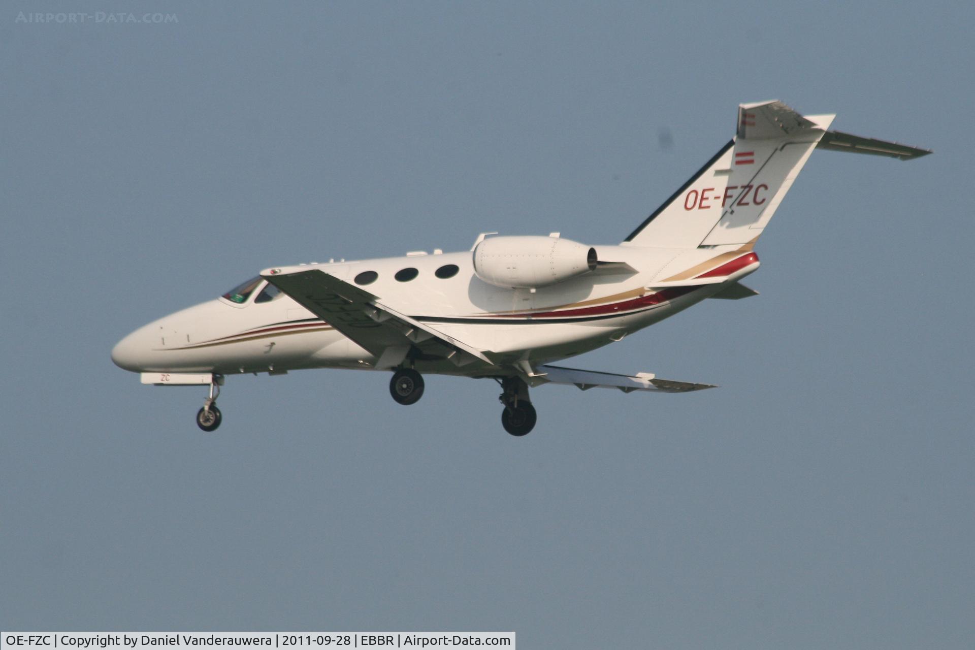 OE-FZC, 2009 Cessna 510 Citation Mustang Citation Mustang C/N 510-0196, Arrival to RWY 25L