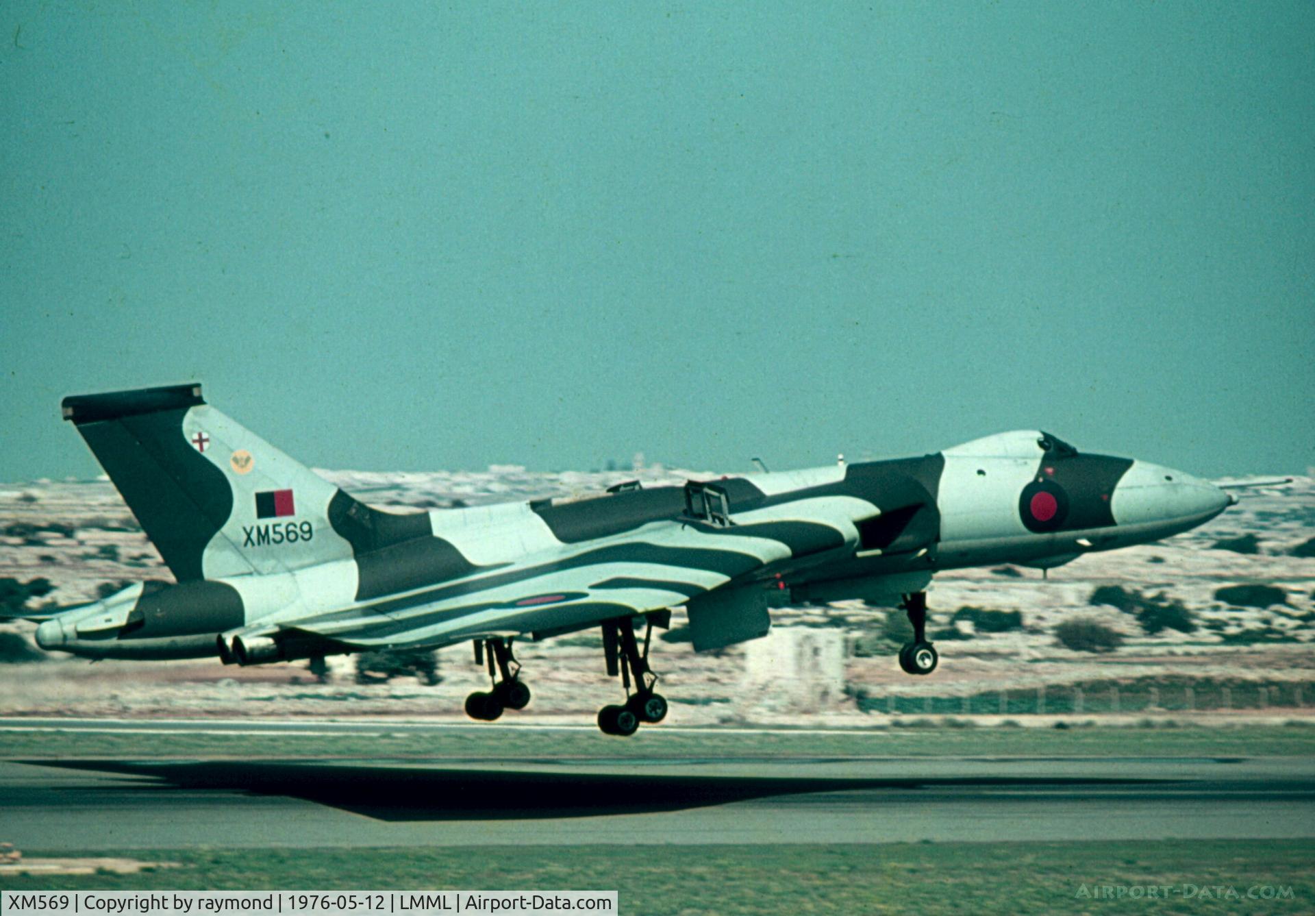XM569, 1961 Avro Vulcan B.2 C/N Set 50, Vulcan XM569 9Sqd RAF