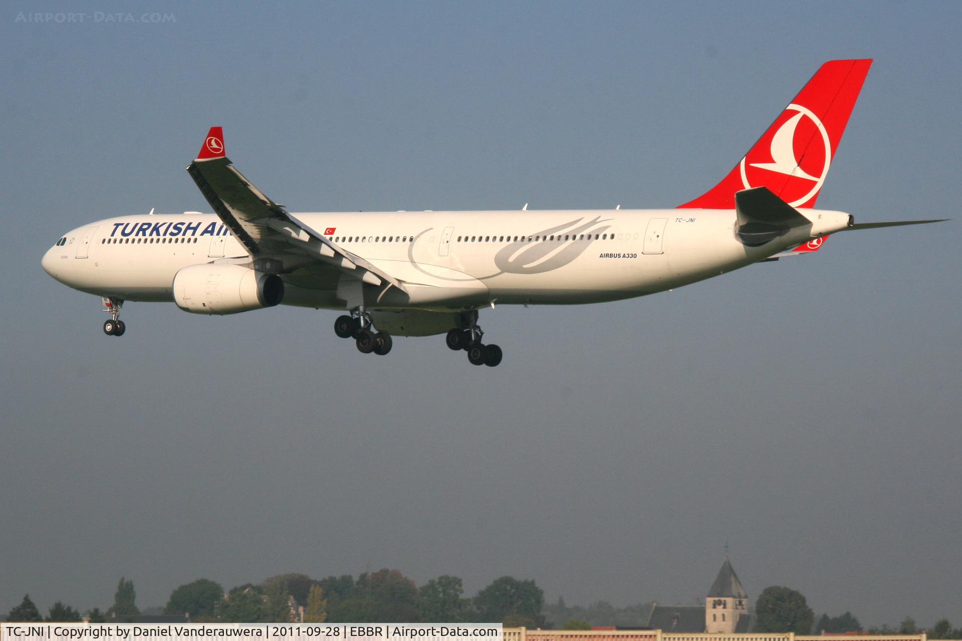 TC-JNI, 2010 Airbus A330-343X C/N 1160, Flight TK1937 is descending to RWY 25L