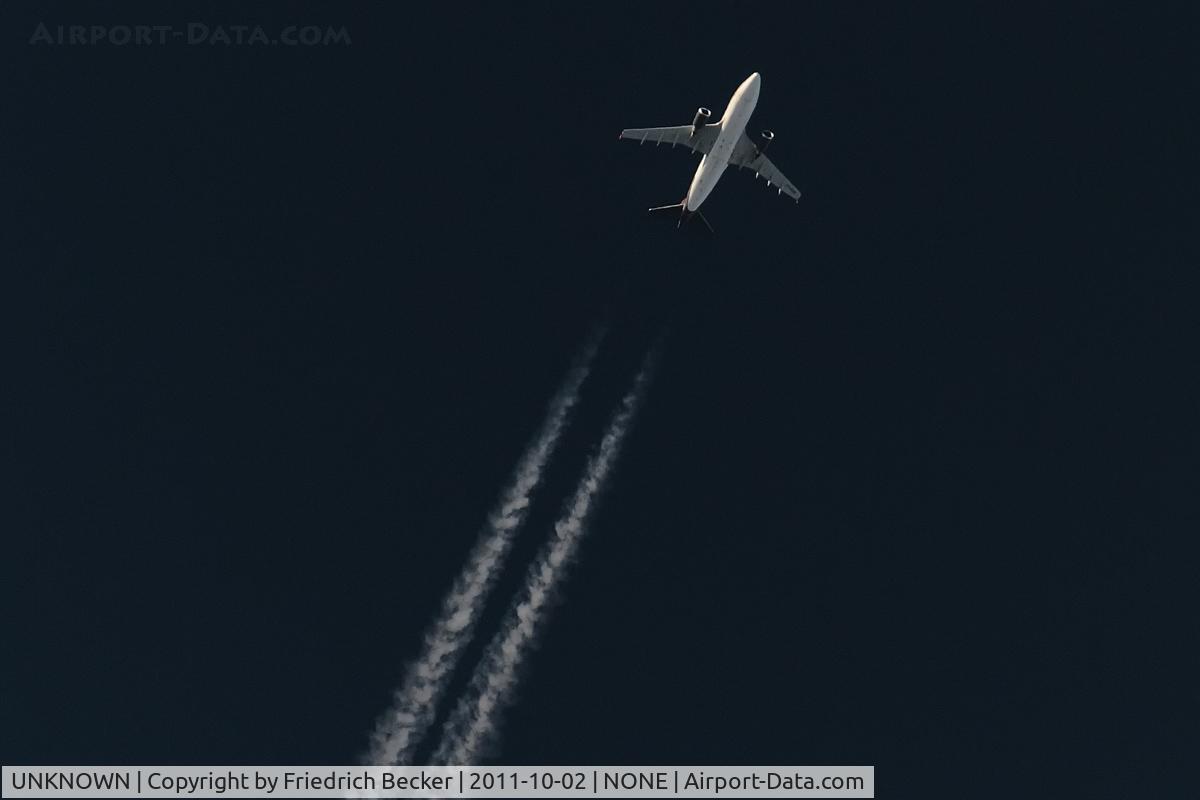 UNKNOWN, Contrails Various C/N Unknown, Royal Jordanian Cargo A310-304F cruising high