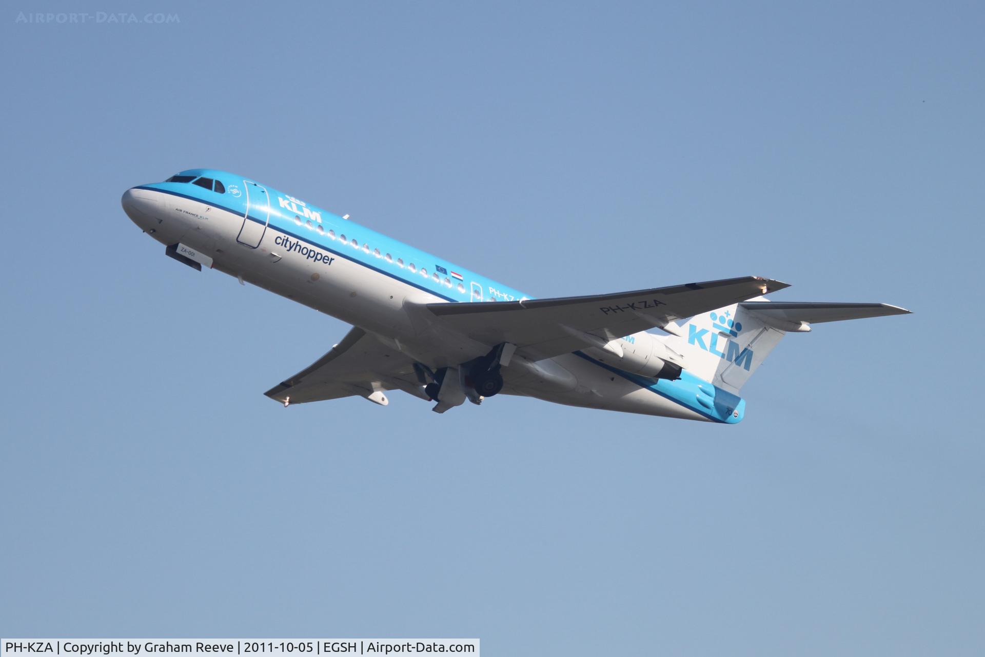 PH-KZA, 1996 Fokker 70 (F-28-070) C/N 11567, Just taken off.