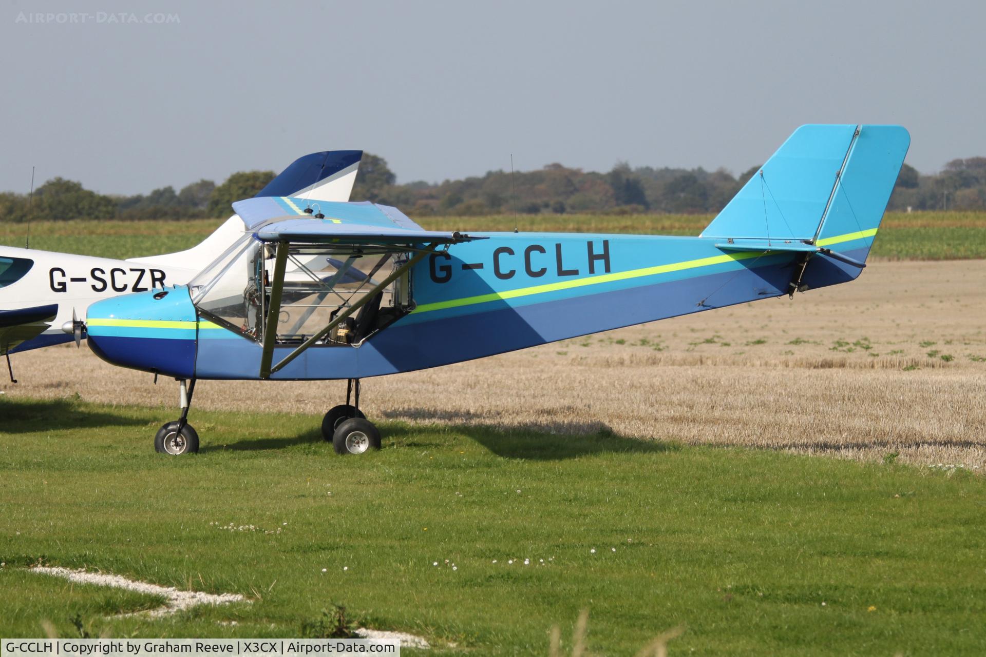 G-CCLH, 2003 Rans S-6ES Coyote II C/N PFA 204-13658, Paked in the sun.