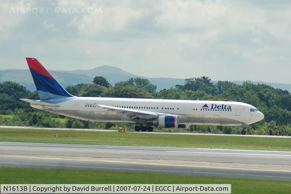 N1613B, 2001 Boeing 767-332 C/N 32776, Delta Air Lines Taking off Manchester Airport