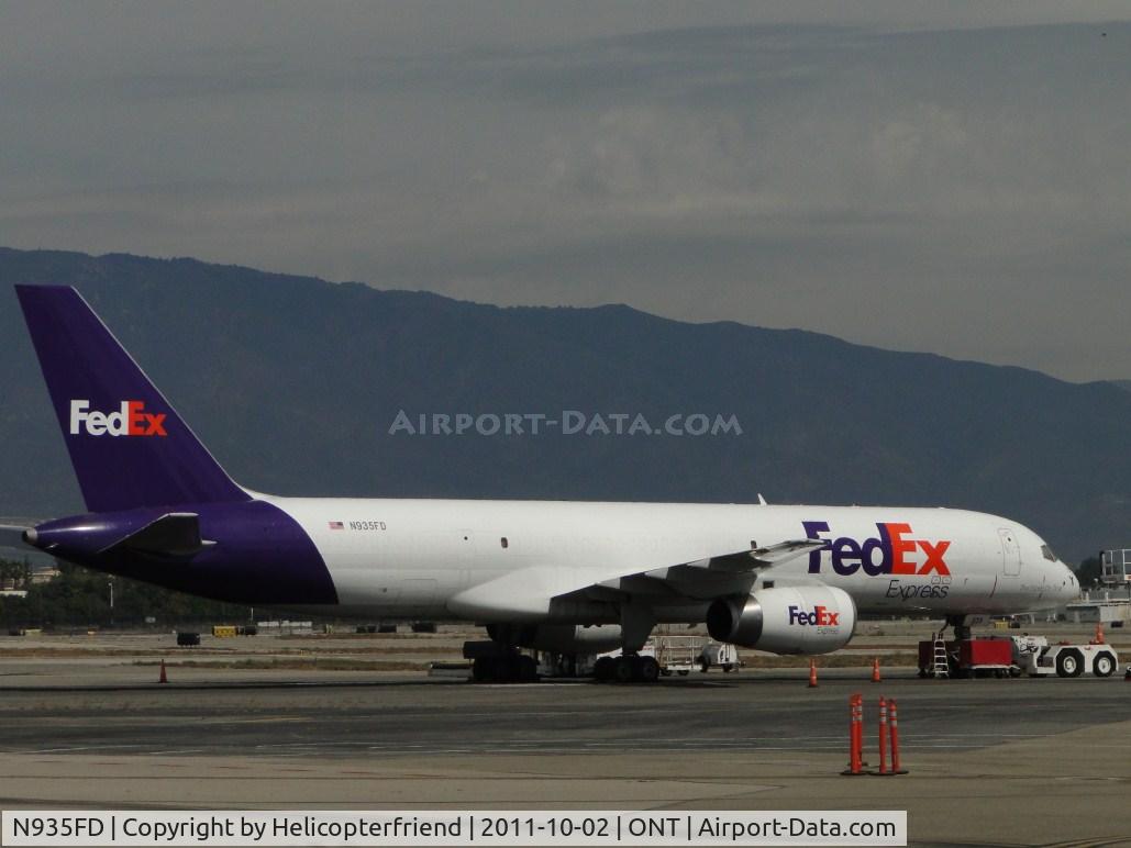 N935FD, 1983 Boeing 757-2T7 C/N 22780, Parked in the waiting area until needed