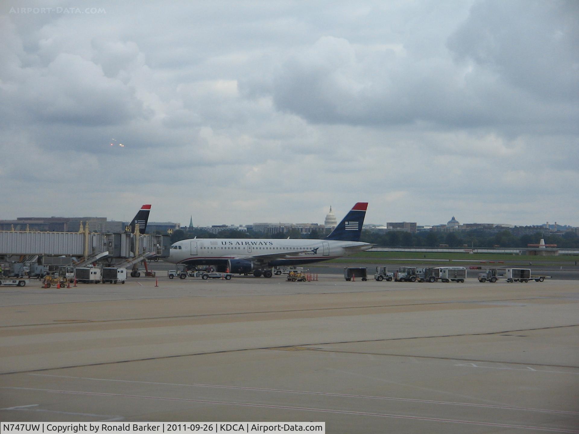 N747UW, 2000 Airbus A319-112 C/N 1301, DCA, VA