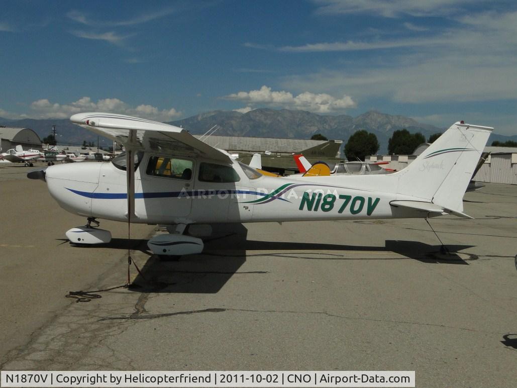 N1870V, 1974 Cessna 172M C/N 17263776, Tied down and parked