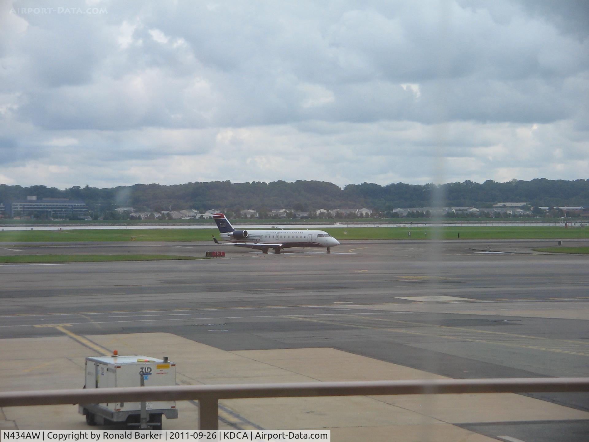 N434AW, 1999 Bombardier CRJ-200ER (CL-600-2B19) C/N 7322, DCA, VA
