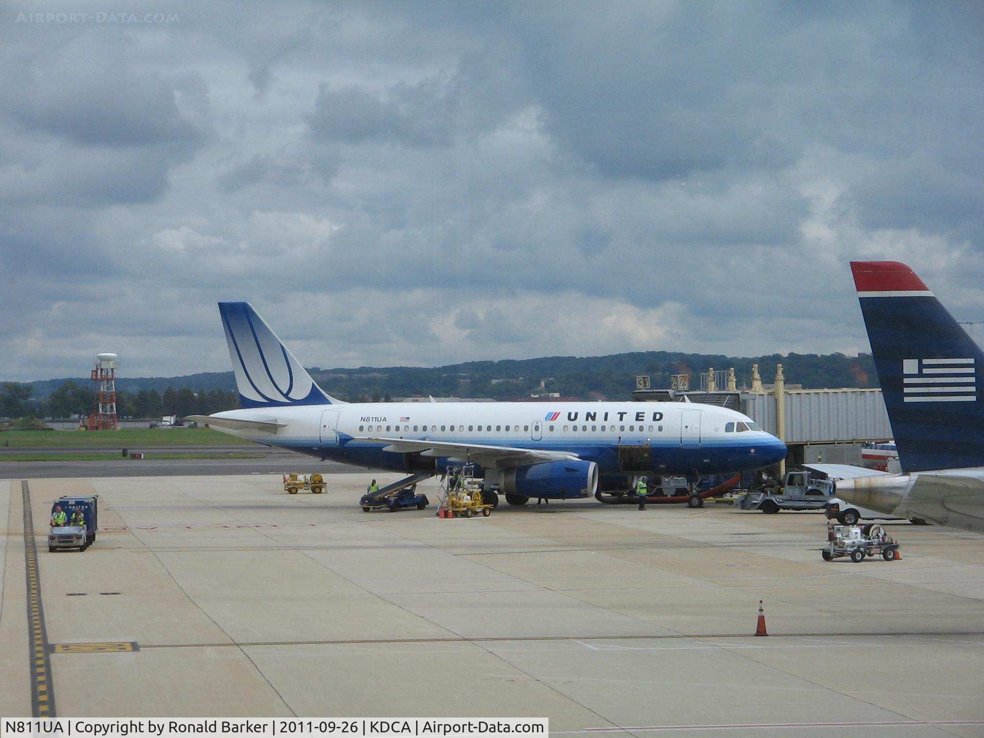 N811UA, 1998 Airbus A319-131 C/N 847, DCA, VA