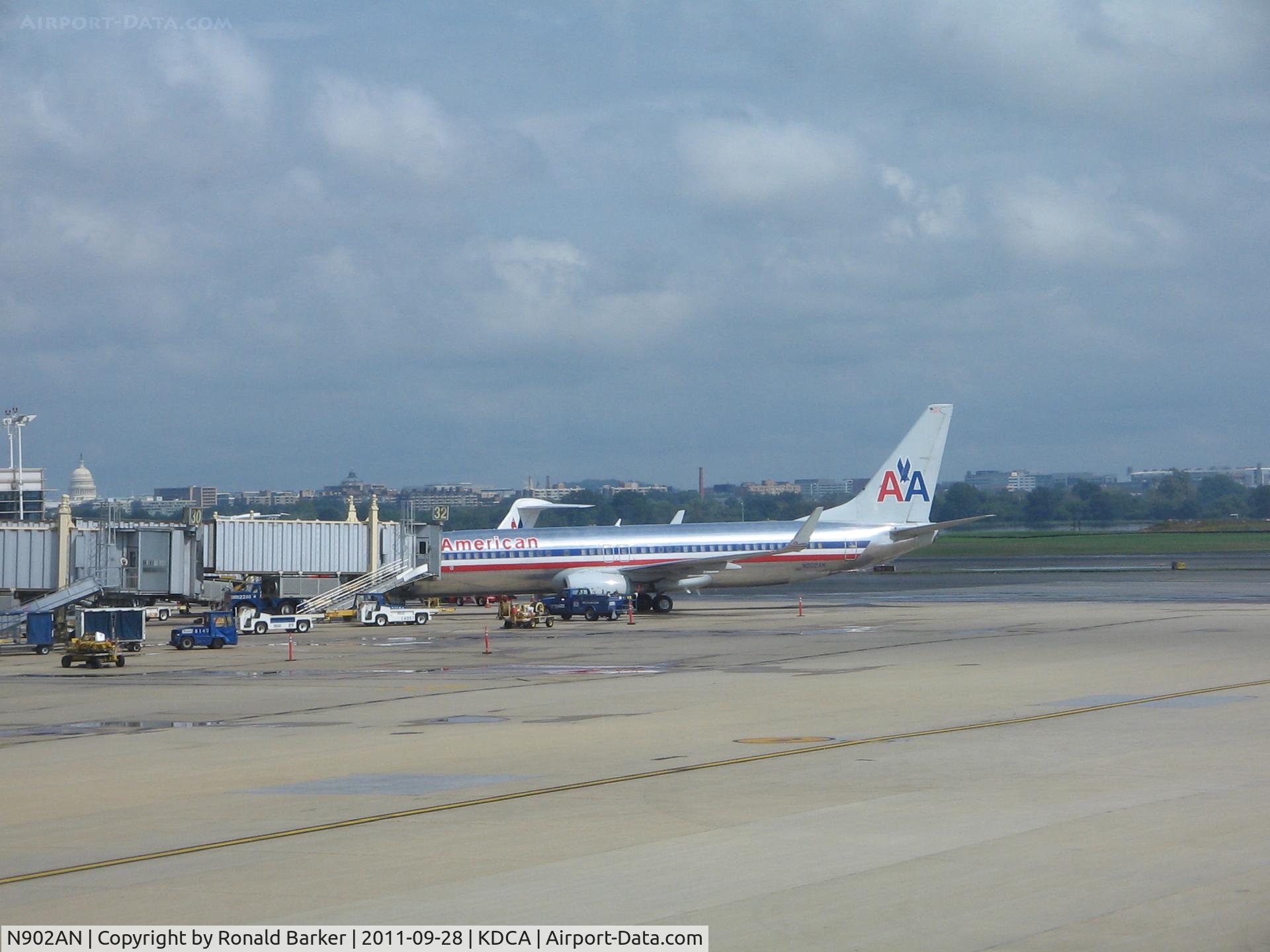 N902AN, 1999 Boeing 737-823 C/N 29504, DCA, VA