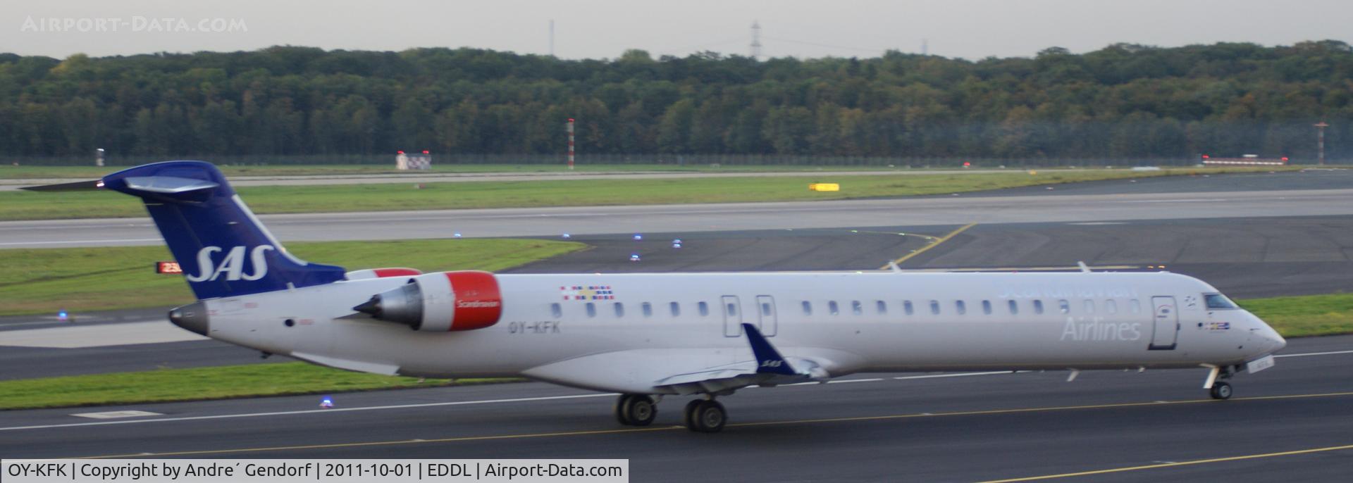 OY-KFK, 2009 Bombardier CRJ-900 (CL-600-2D24) C/N 15244, SAS, taxiing for departure at Düsseldorf Int´l (EDDL)