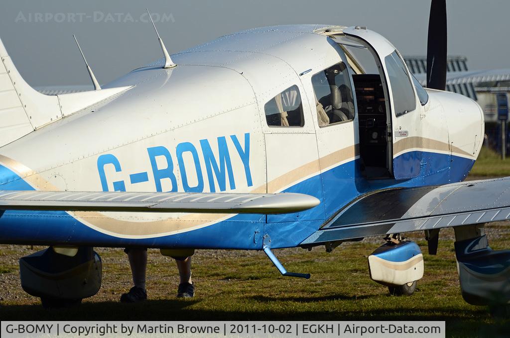 G-BOMY, 1982 Piper PA-28-161 Cherokee Warrior II C/N 28-8216049, SHOT AT HEADCORN