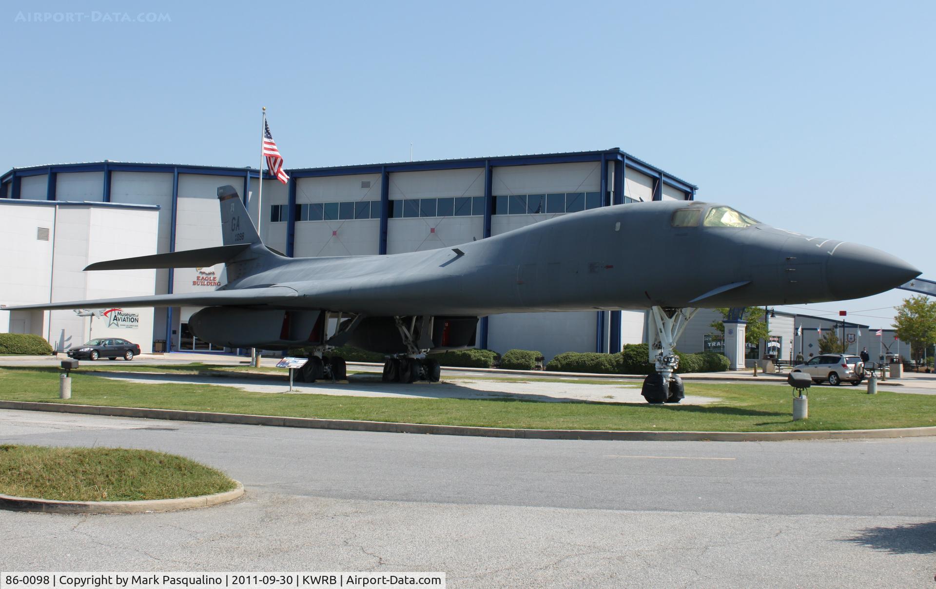 86-0098, 1986 Rockwell B-1B Lancer C/N 58, Rockwell B-1B