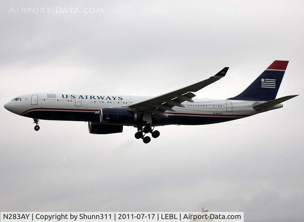 N283AY, 2009 Airbus A330-243 C/N 1076, Landing rwy 25R