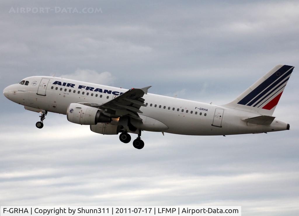 F-GRHA, 1999 Airbus A319-111 C/N 938, On take off...