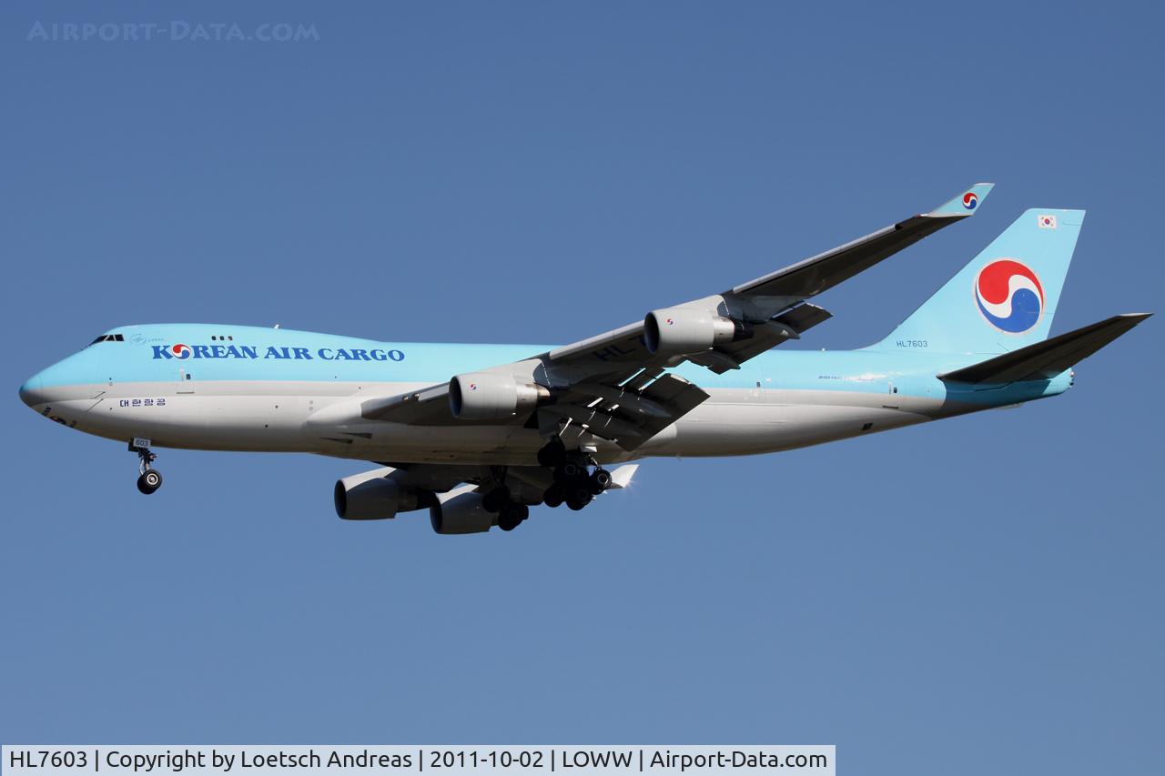 HL7603, 2005 Boeing 747-4B5F/ER/SCD C/N 34302, On final RWY 34