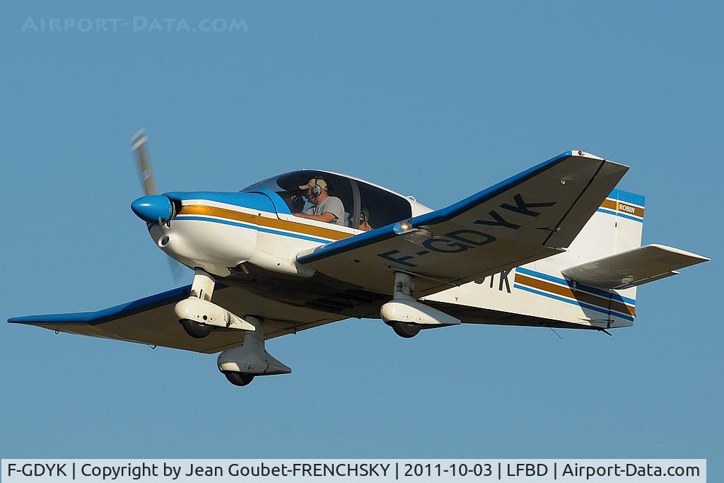 F-GDYK, Robin DR-400-120 Dauphin 2+2 C/N 1661, au take off