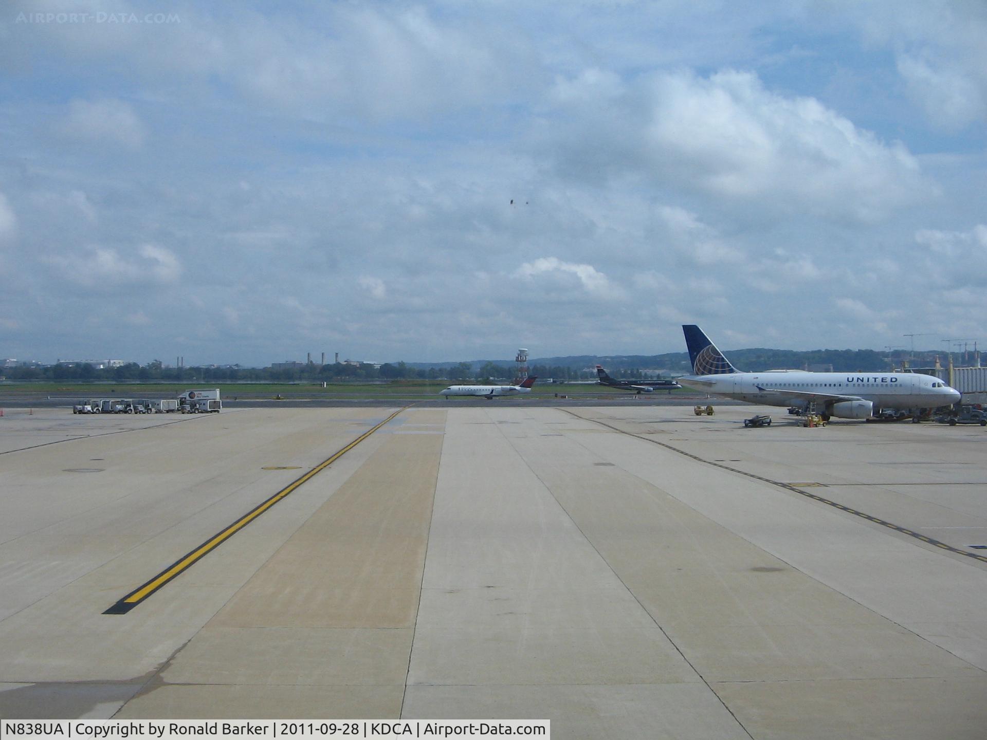 N838UA, 2001 Airbus A319-131 C/N 1477, DCA, VA