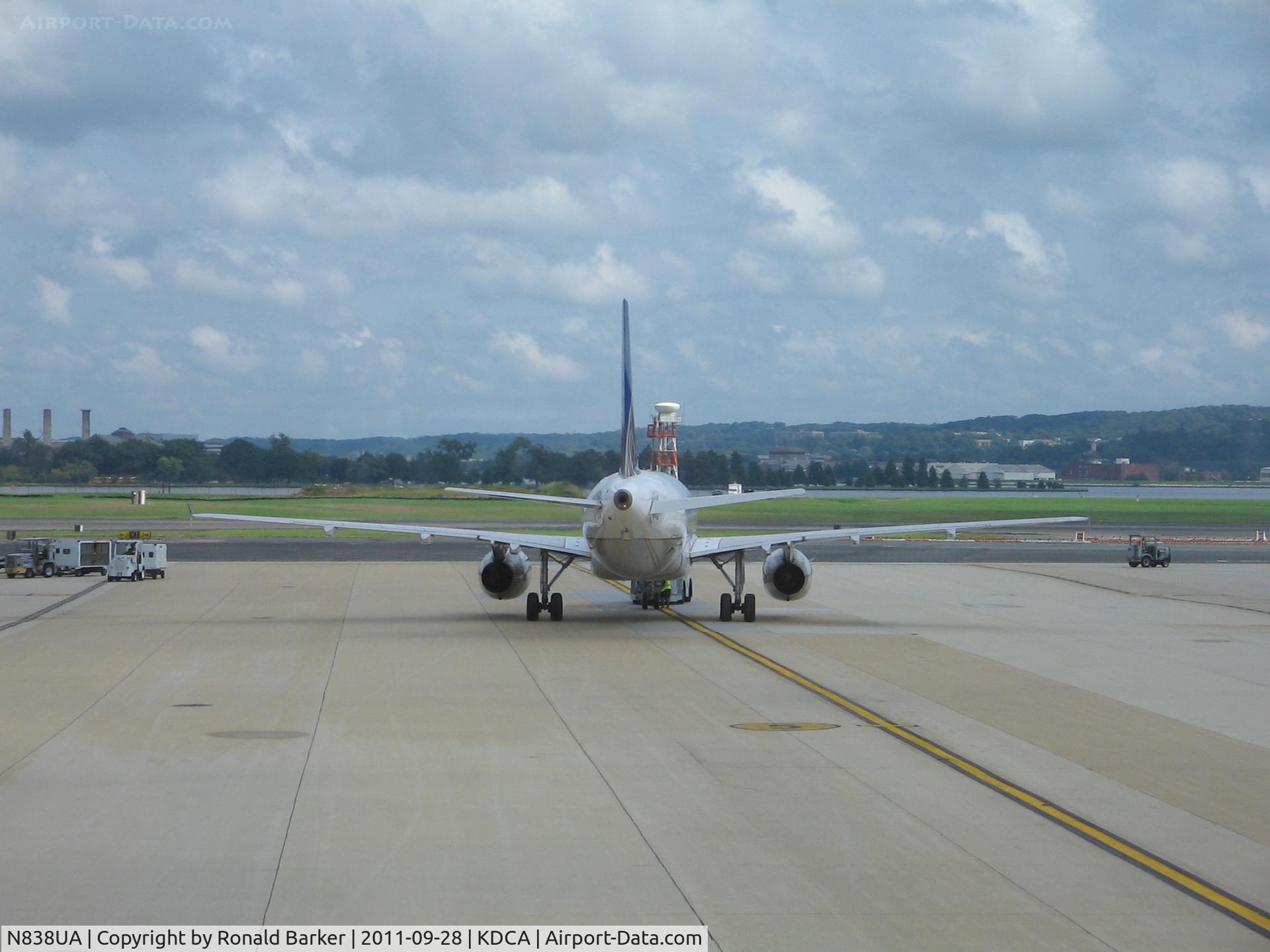 N838UA, 2001 Airbus A319-131 C/N 1477, DCA, VA
