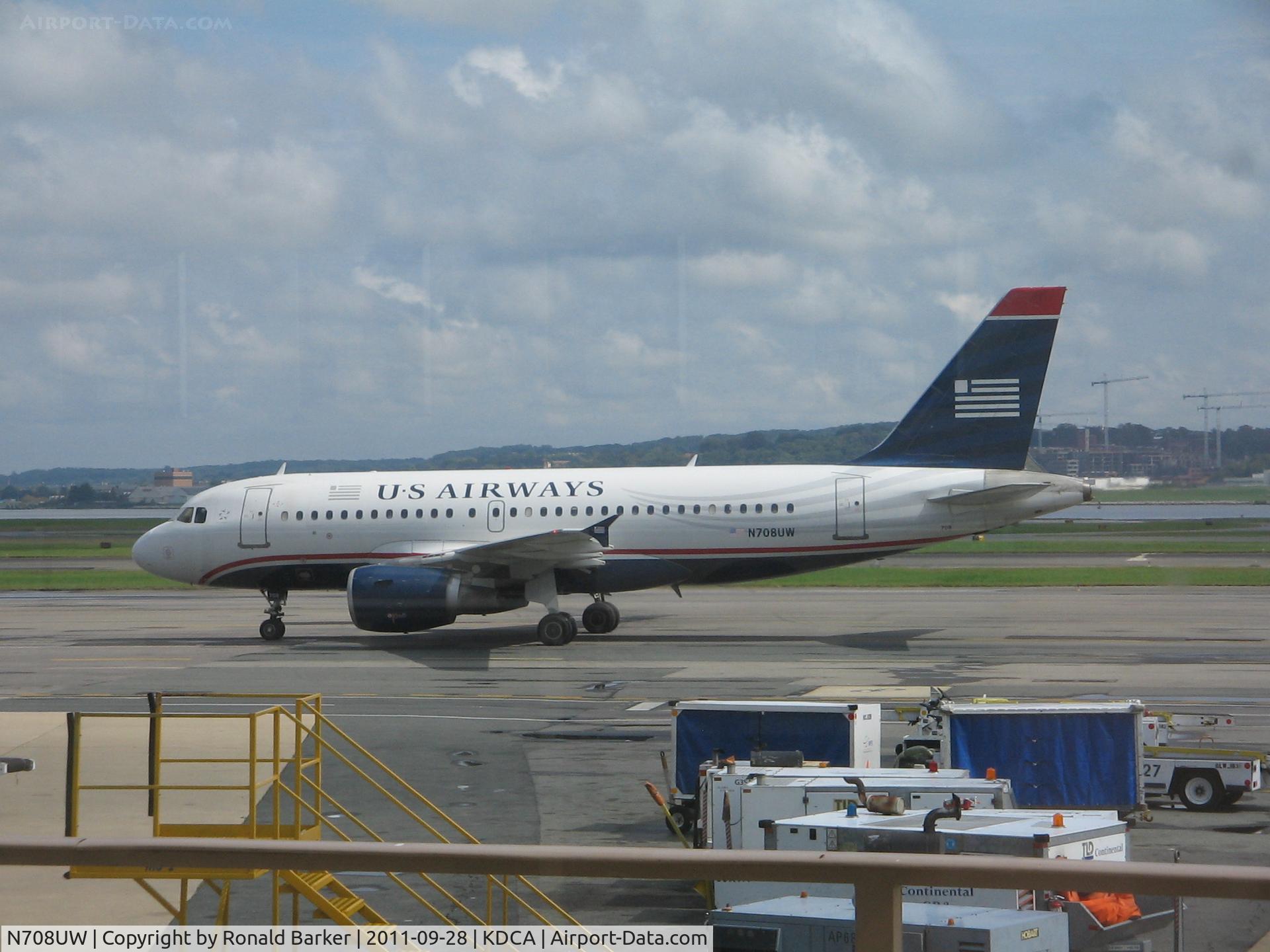 N708UW, 1999 Airbus A319-112 C/N 0972, DCA, VA