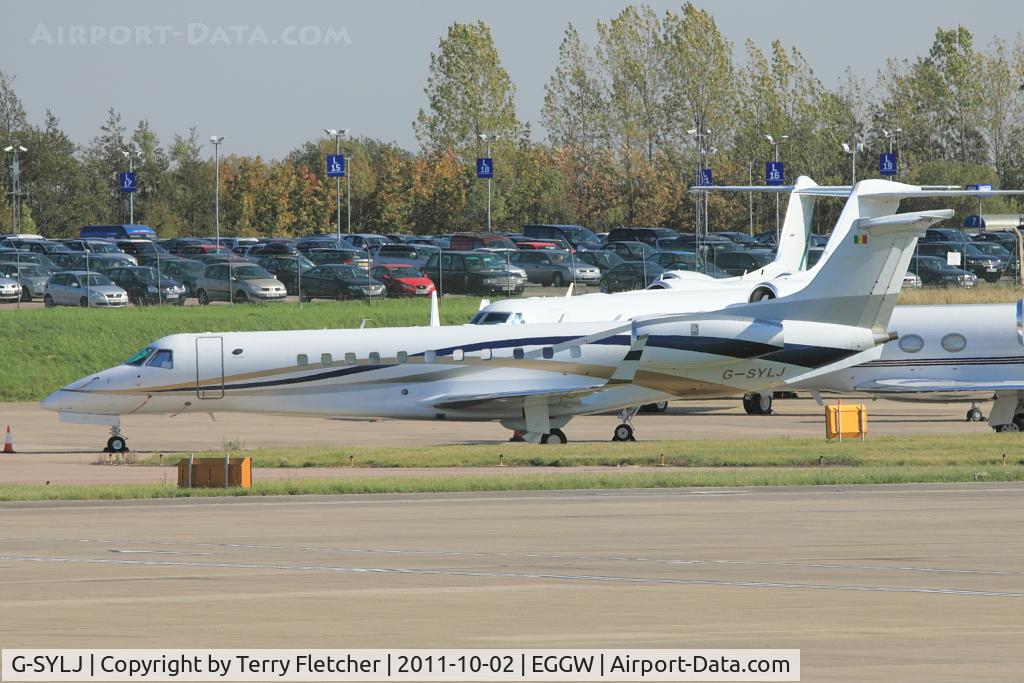 G-SYLJ, 2005 Embraer EMB-135BJ Legacy C/N 14500937, At Luton