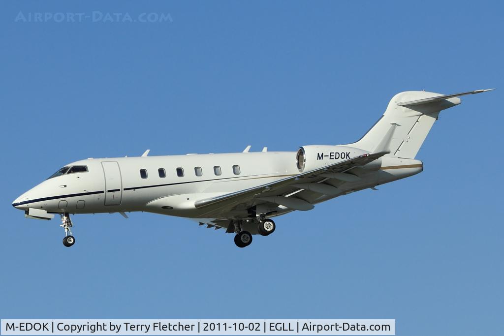 M-EDOK, 2010 Bombardier Challenger 300 (BD-100-1A10) C/N 20284, 2005 Bombardier Challenger 604, c/n: 5609 at Heathrow
