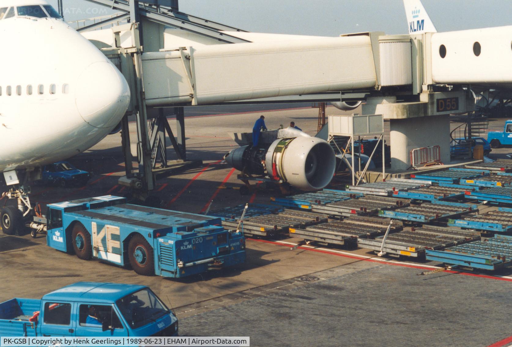 PK-GSB, 1980 Boeing 747-2U3B C/N 22247, Garuda Indonesia.

Detached extra engine