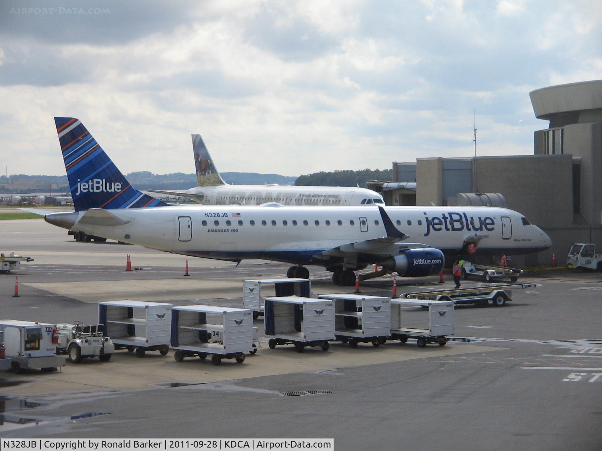 N328JB, Embraer ERJ-190-100 IGW 190AR C/N 19000422, DCA, VA