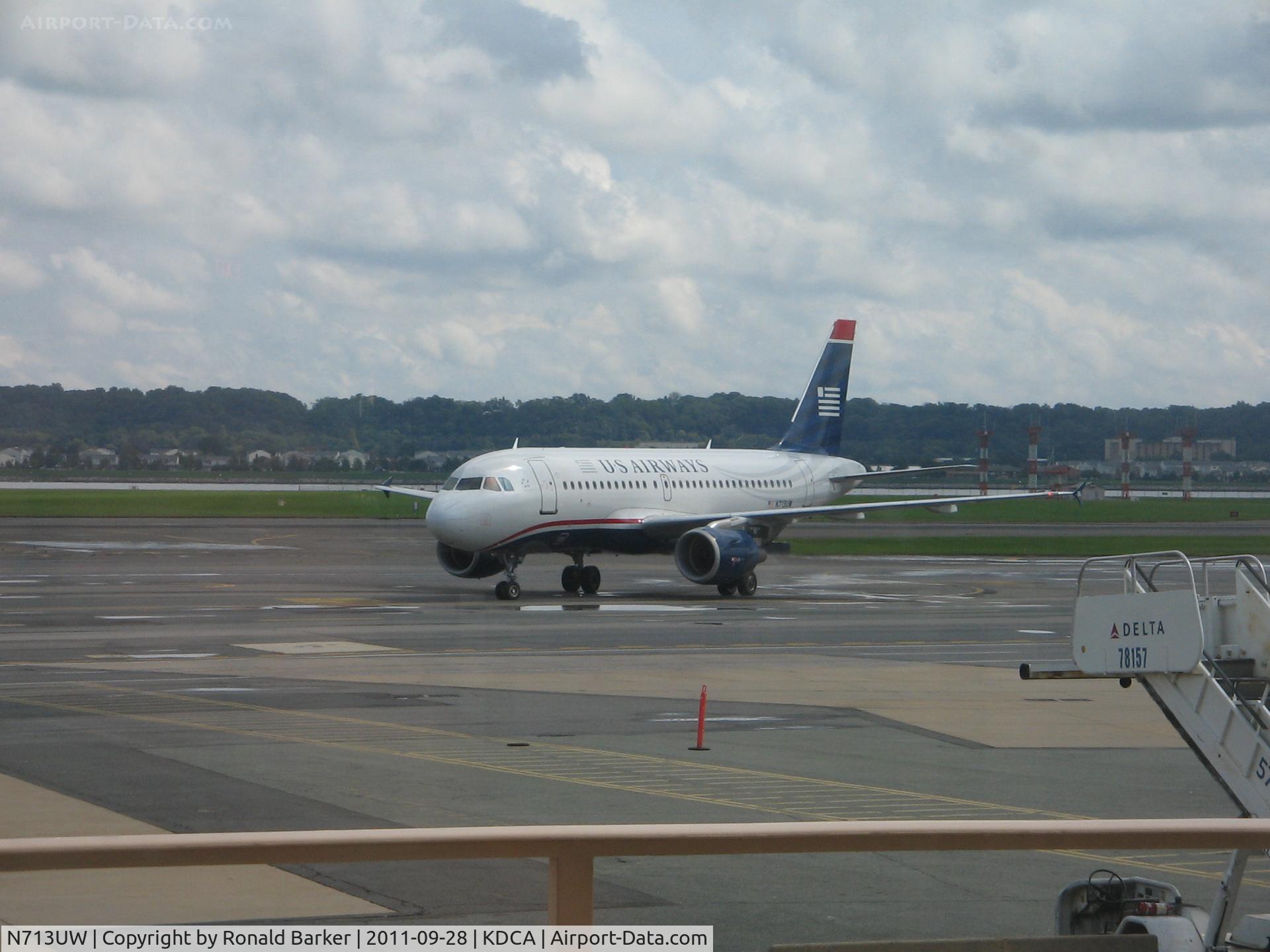 N713UW, 1999 Airbus A319-112 C/N 1040, DCA, VA