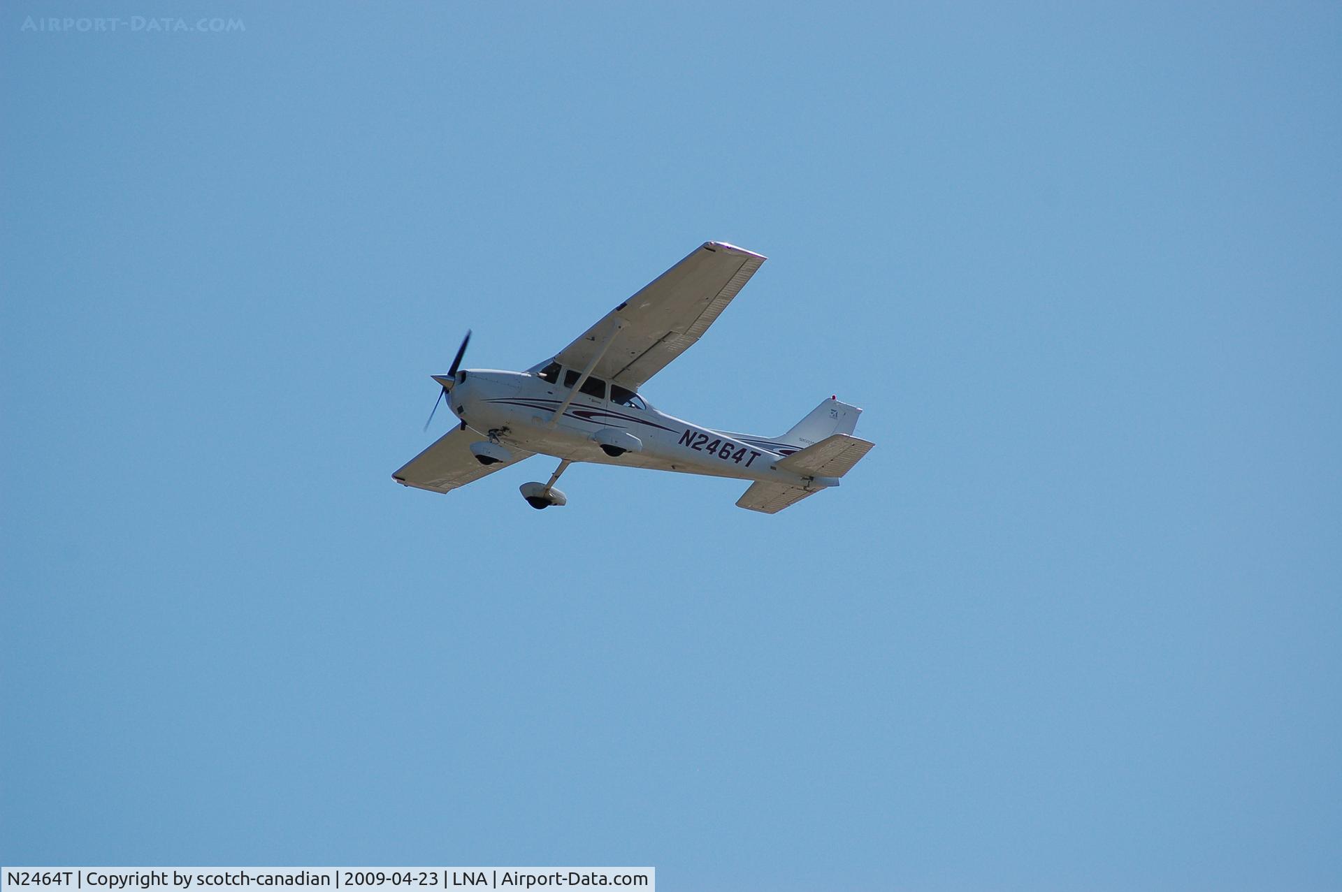 N2464T, 2005 Cessna 172S C/N 172S10054, 2005 Cessna 172S Skyhawk N2464T at Palm Beach County Park Airport, Lantana, FL