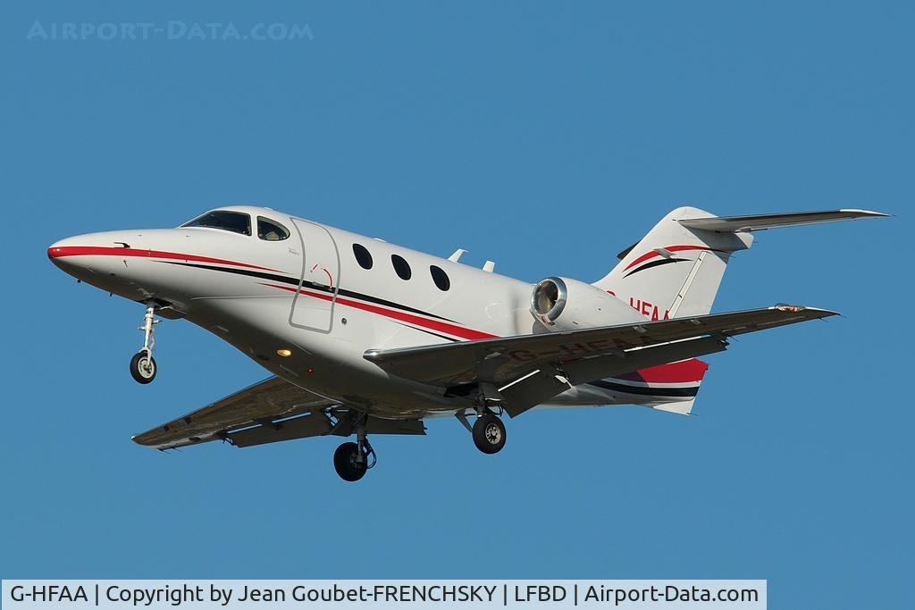 G-HFAA, 2004 Beech 390 Premier I C/N RB-83, landing 23