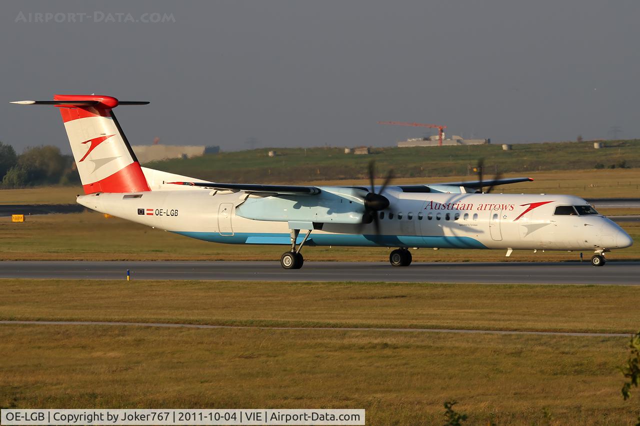 OE-LGB, 1999 De Havilland Canada DHC-8-402Q Dash 8 C/N 4015, Austrian arrows