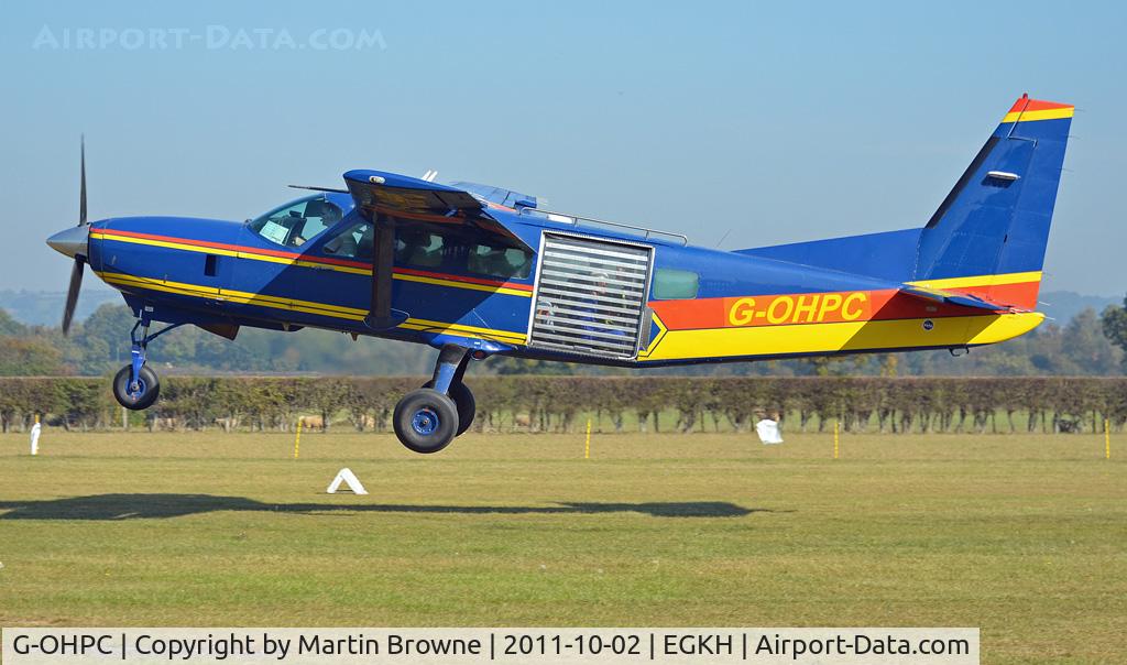 G-OHPC, 1992 Cessna 208 Caravan I C/N 20800224, The Parachute aircraft takes off!