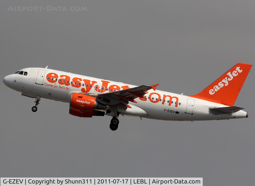 G-EZEV, 2004 Airbus A319-111 C/N 2289, Taking off from rwy 25L