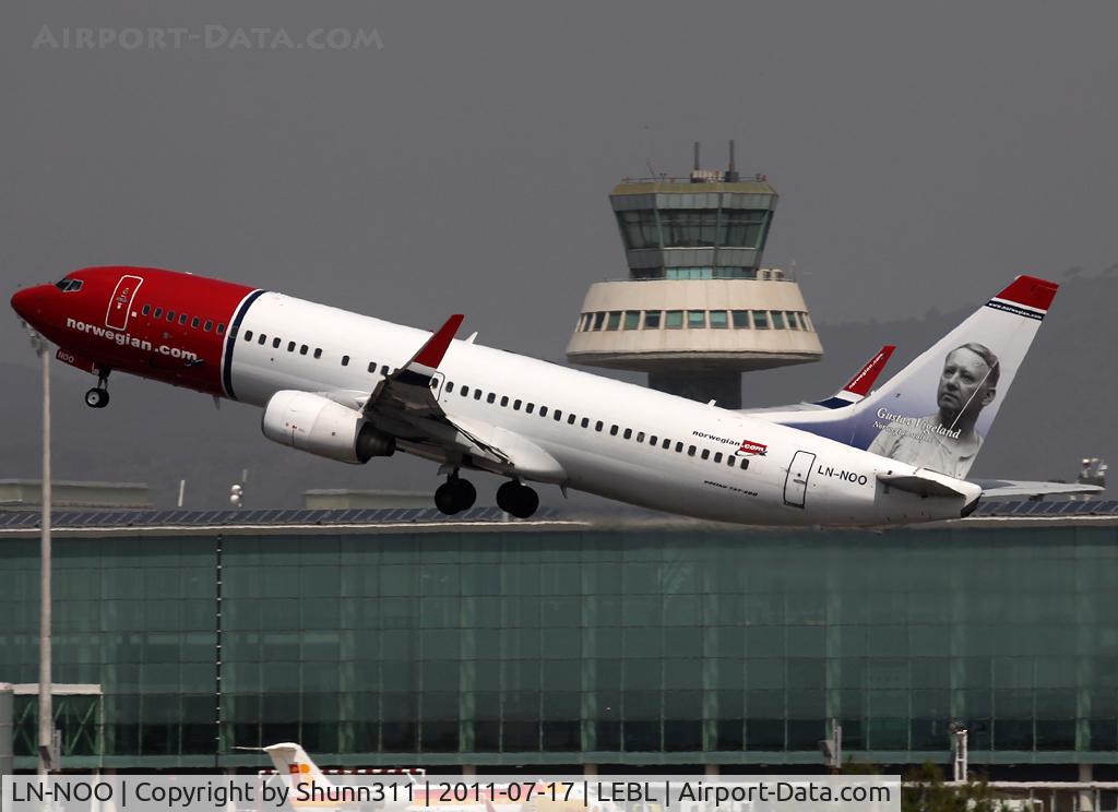 LN-NOO, 2003 Boeing 737-86Q C/N 30289, Taking off from rwy 25L
