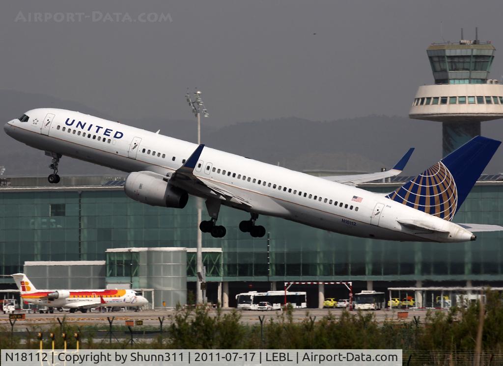N18112, 1995 Boeing 757-224 C/N 27302, Taking off from rwy 25L with 'United' titles