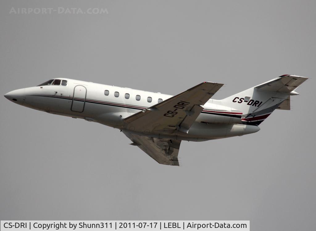 CS-DRI, 2006 Raytheon Hawker 800XP C/N 258756, Taking off from rwy 25L