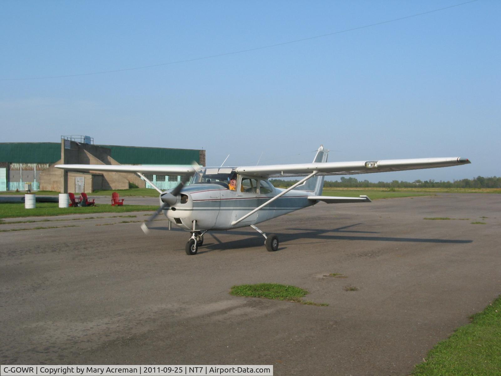C-GOWR, 1966 Cessna 172G C/N 17253748, C-GOWR taxiing to Picton Flying Club by pilot/owner Dave Carnahan of Trenton, Ontario