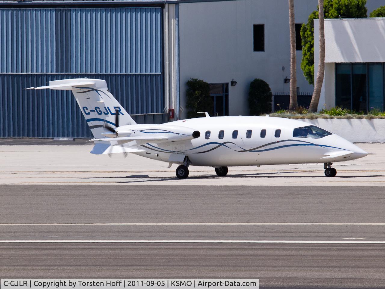 C-GJLR, 2003 Piaggio P-180 Avanti C/N 1069, C-GJLR taxiing