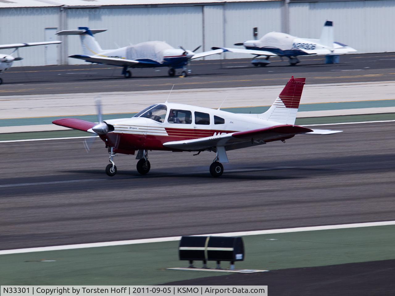 N33301, 1975 Piper PA-28R-200 Arrow C/N 28R-7535130, N33301 arriving on RWY 21