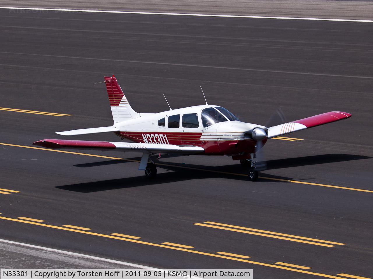 N33301, 1975 Piper PA-28R-200 Arrow C/N 28R-7535130, N33301 taxiing