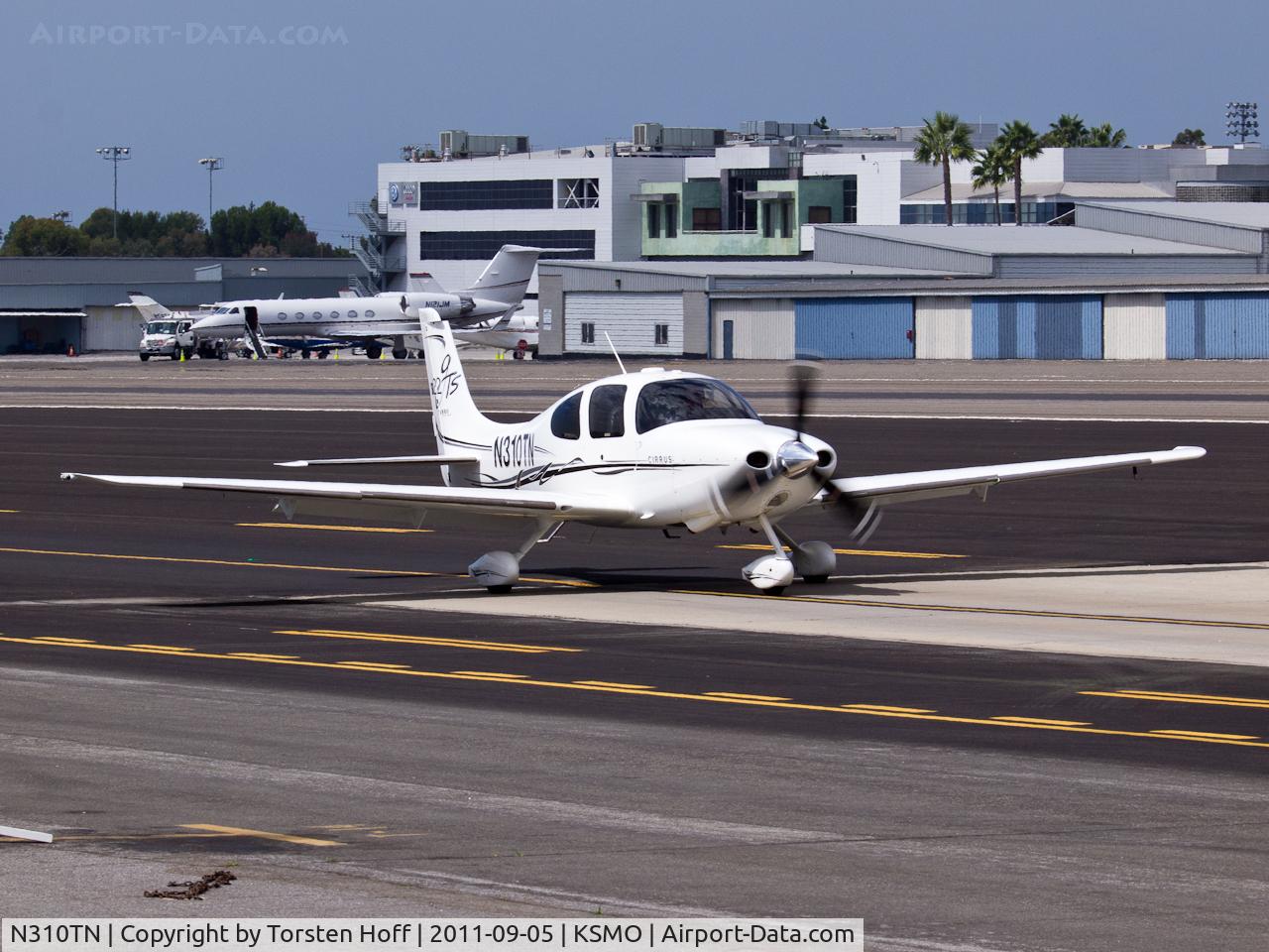 N310TN, 2006 Cirrus SR22 C/N 2146, N310TN taxiing