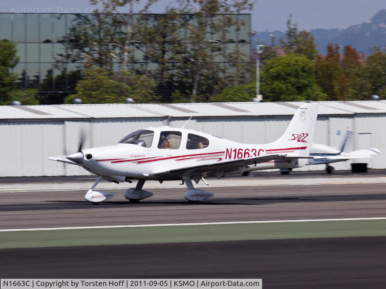 N1663C, 2003 Cirrus SR22 C/N 0585, N1663C departing from RWY 21
