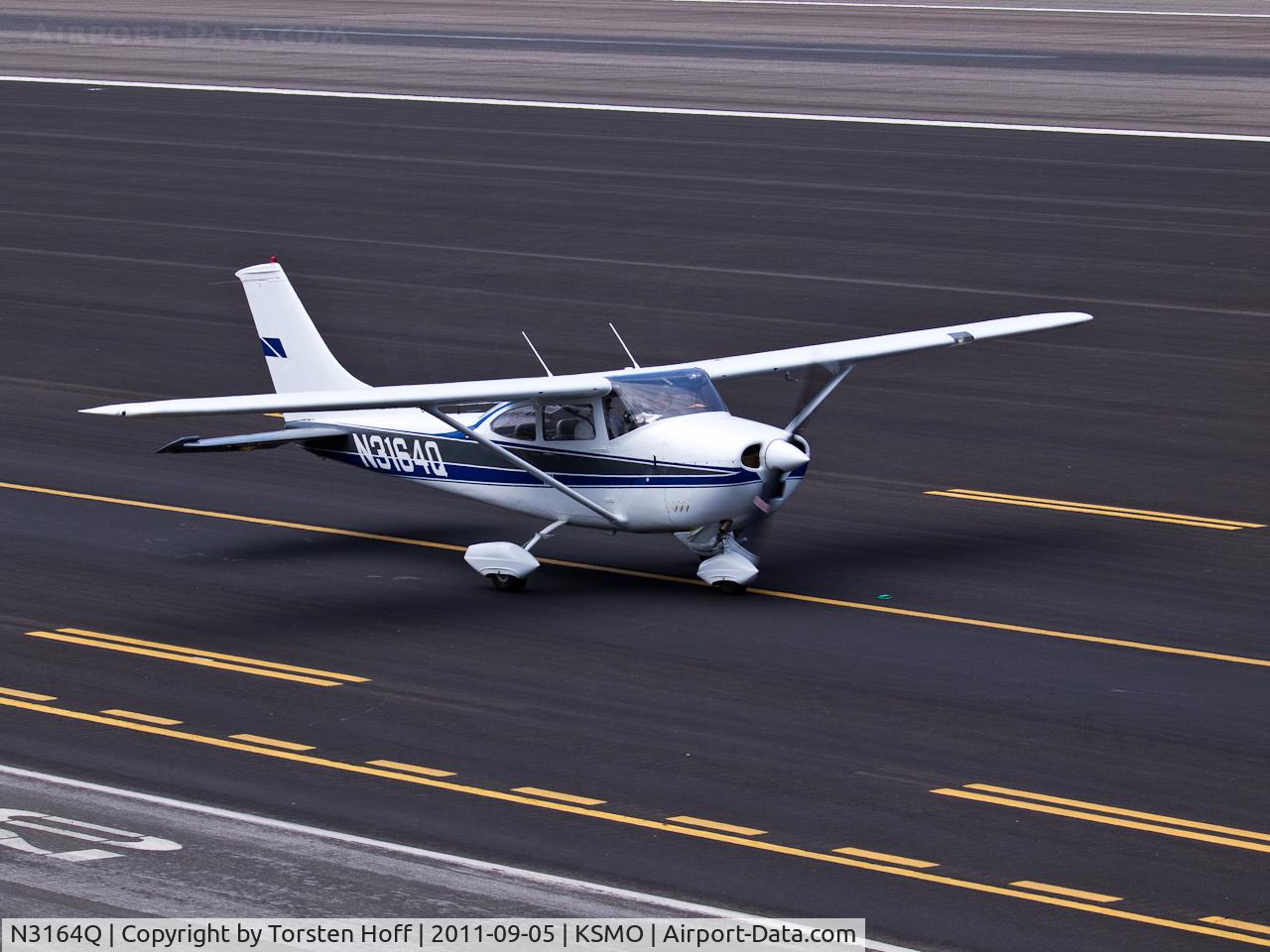 N3164Q, 1967 Cessna 182K Skylane C/N 18258164, N3164Q taxiing
