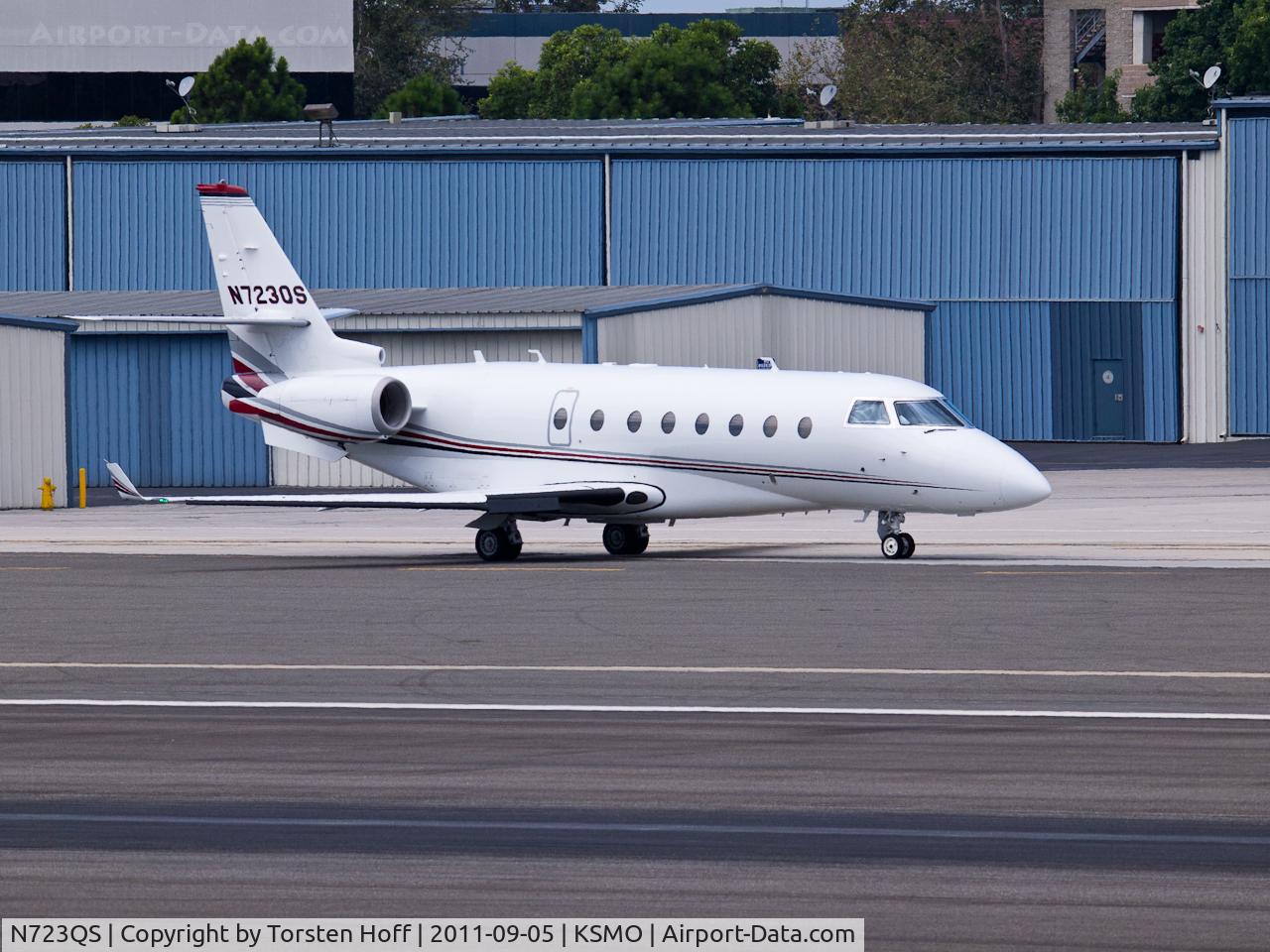 N723QS, 2004 Israel Aircraft Industries Gulfstream 200 C/N 099, N723QS taxiing
