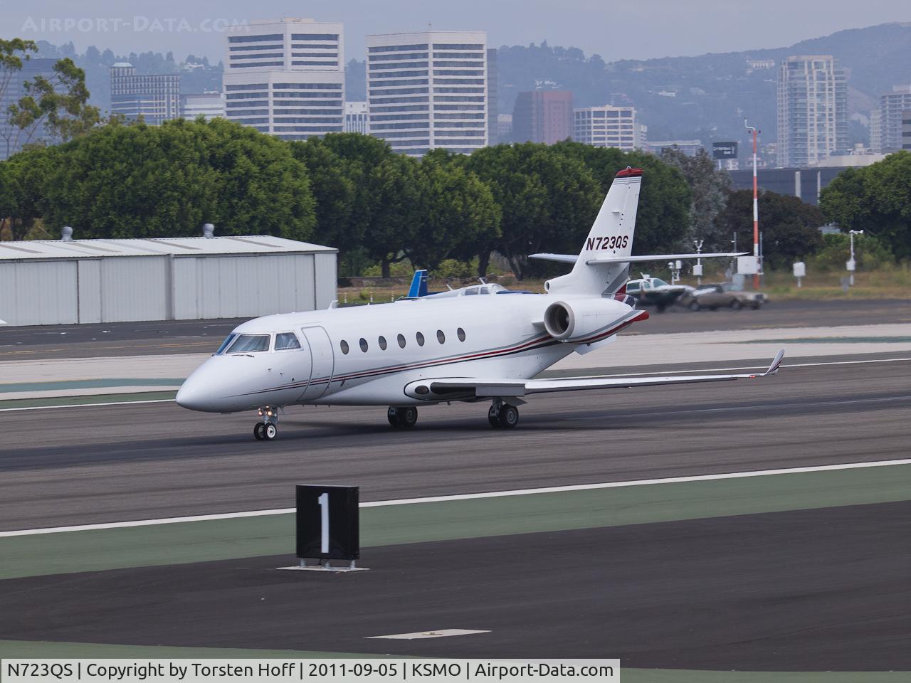 N723QS, 2004 Israel Aircraft Industries Gulfstream 200 C/N 099, N723QS departing from RWY 21