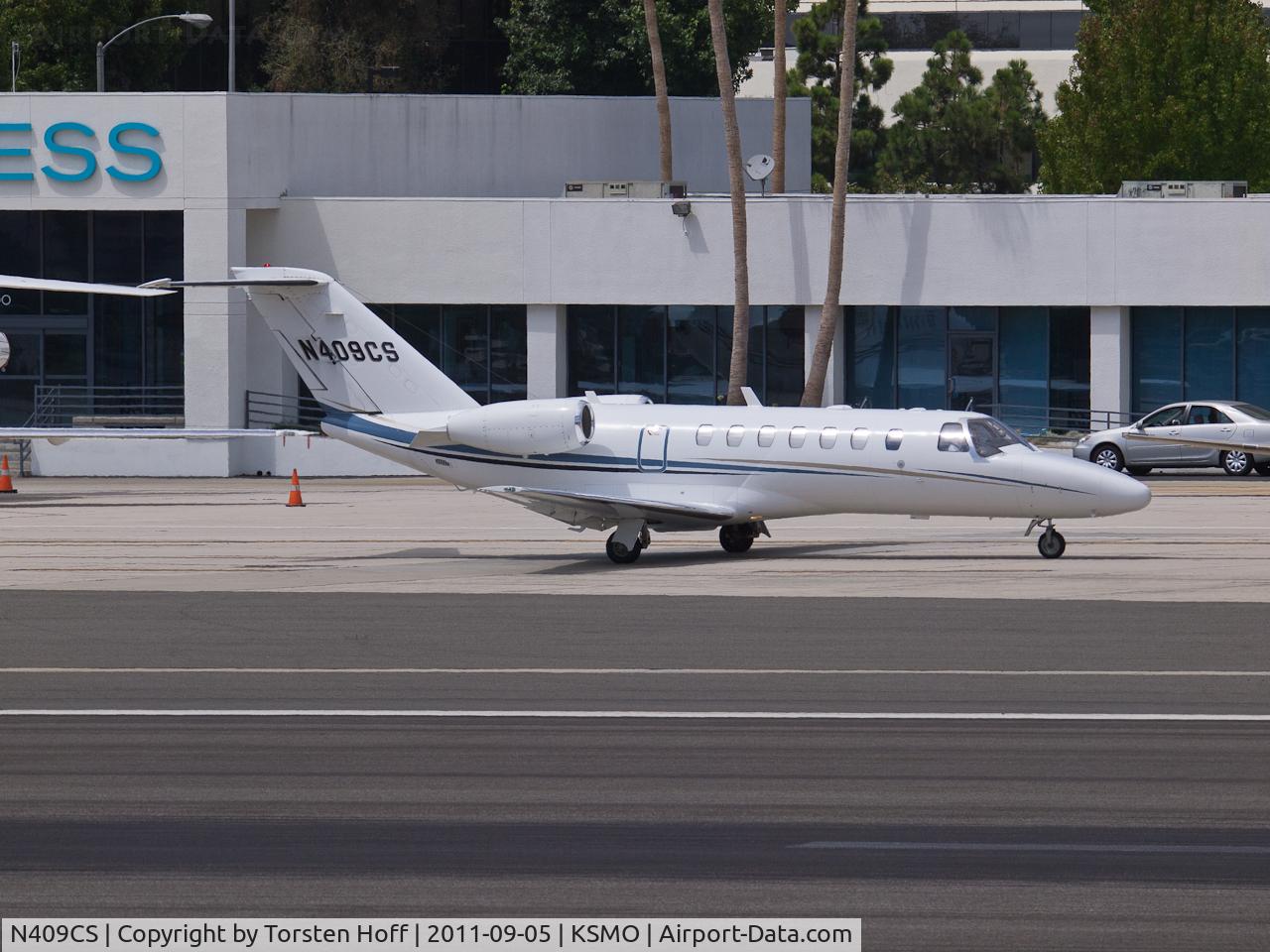 N409CS, 2005 Cessna 525B CitationJet CJ3 C/N 525B-0050, N409CS taxiing