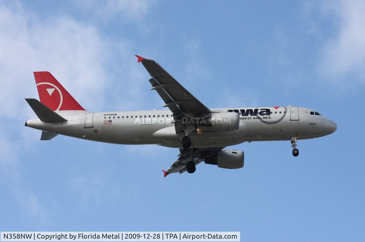 N358NW, 1998 Airbus A320-212 C/N 832, Northwest A320