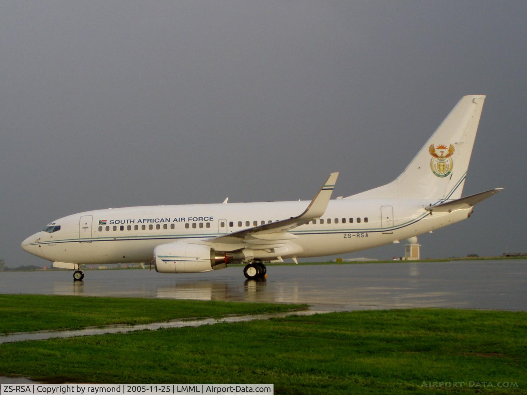 ZS-RSA, 2001 Boeing 737-7ED C/N 32627, B737 ZS-RSA South African Air Force