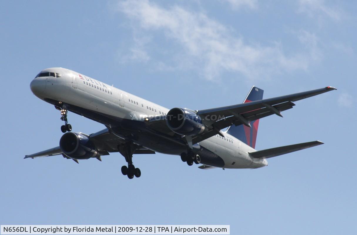 N656DL, 1990 Boeing 757-232 C/N 24396, Delta 757