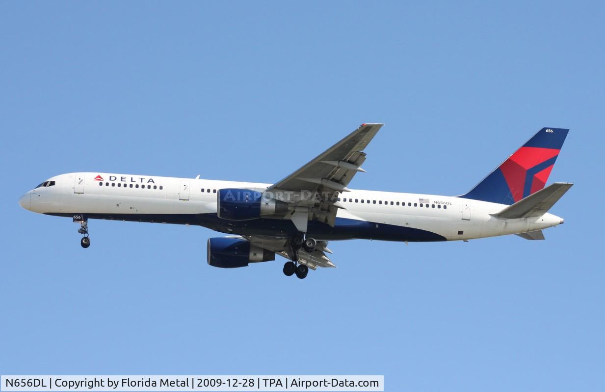 N656DL, 1990 Boeing 757-232 C/N 24396, Delta 757